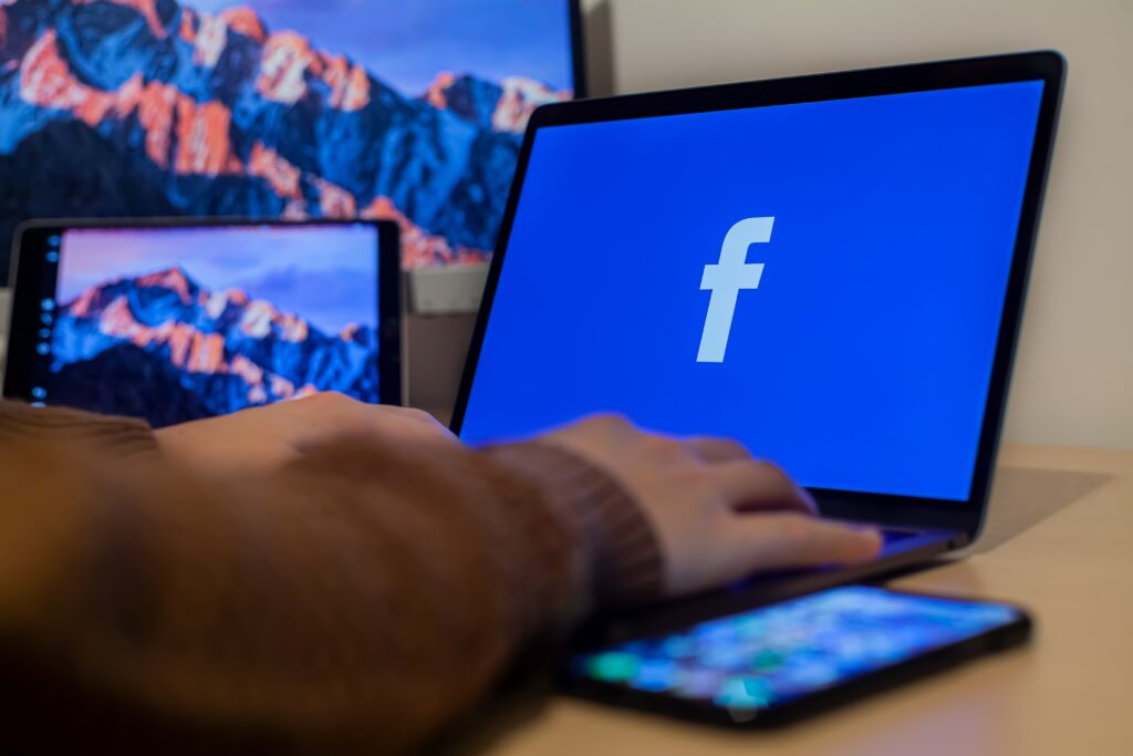 Facebook devient Meta