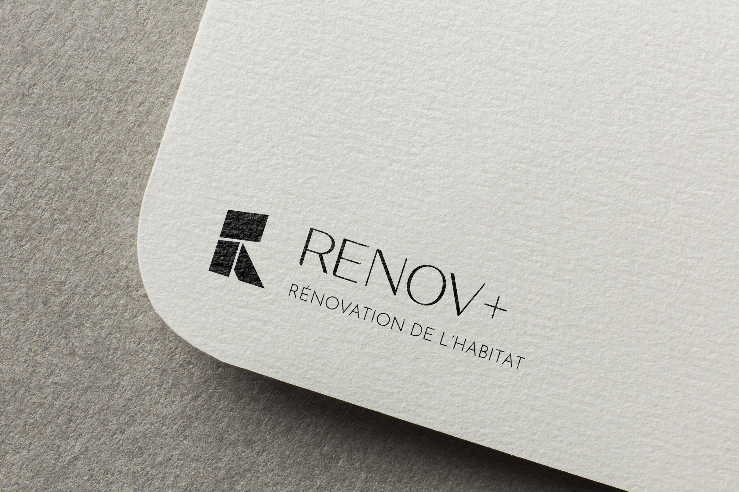 Mock up logo Renov Plus