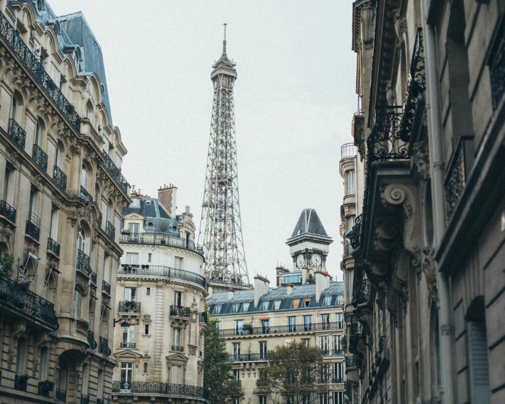 Les avantages de travailler avec une agence de communication rennaise depuis Paris