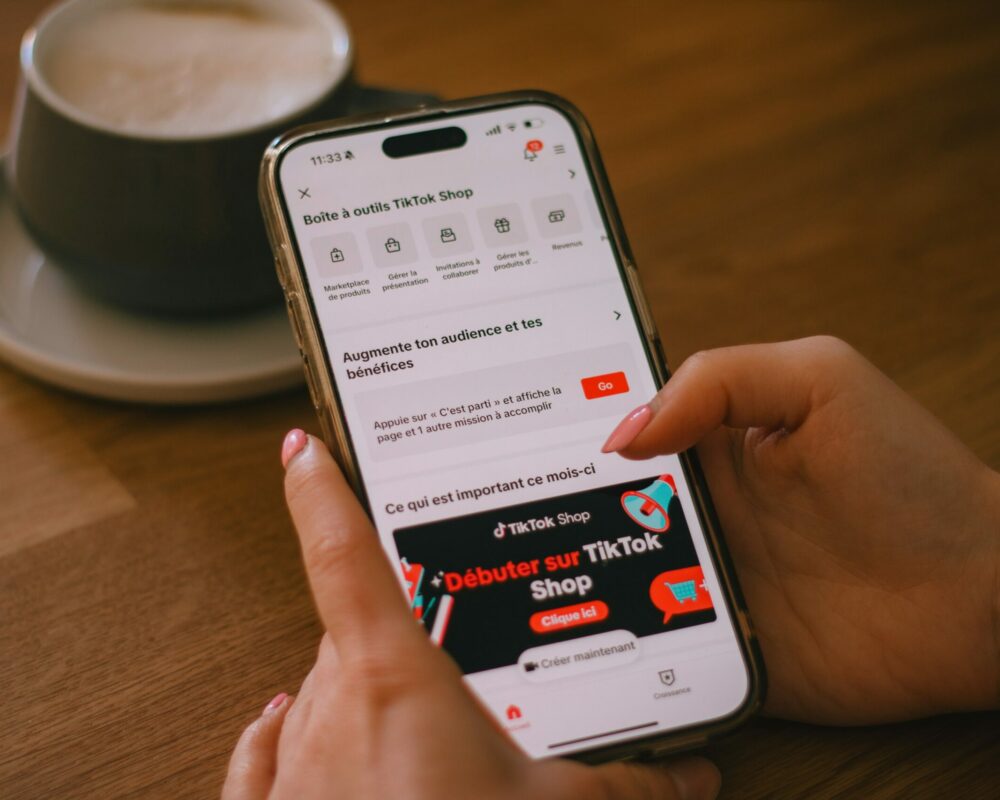 Social commerce & live shopping : transformer les réseaux sociaux en canal de vente directe
